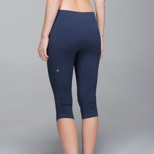 NEW Lululemon In The Flow Crop II Heathered Deep Navy size 6